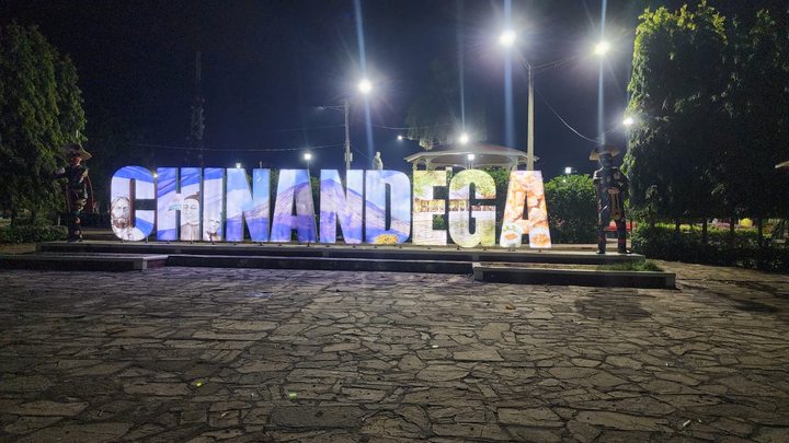Letras de Chinandega de noche